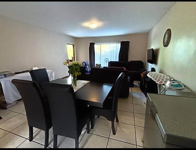 2 BEDROOM APARTMENT FOR SALE IN HOWICK CENTRAL